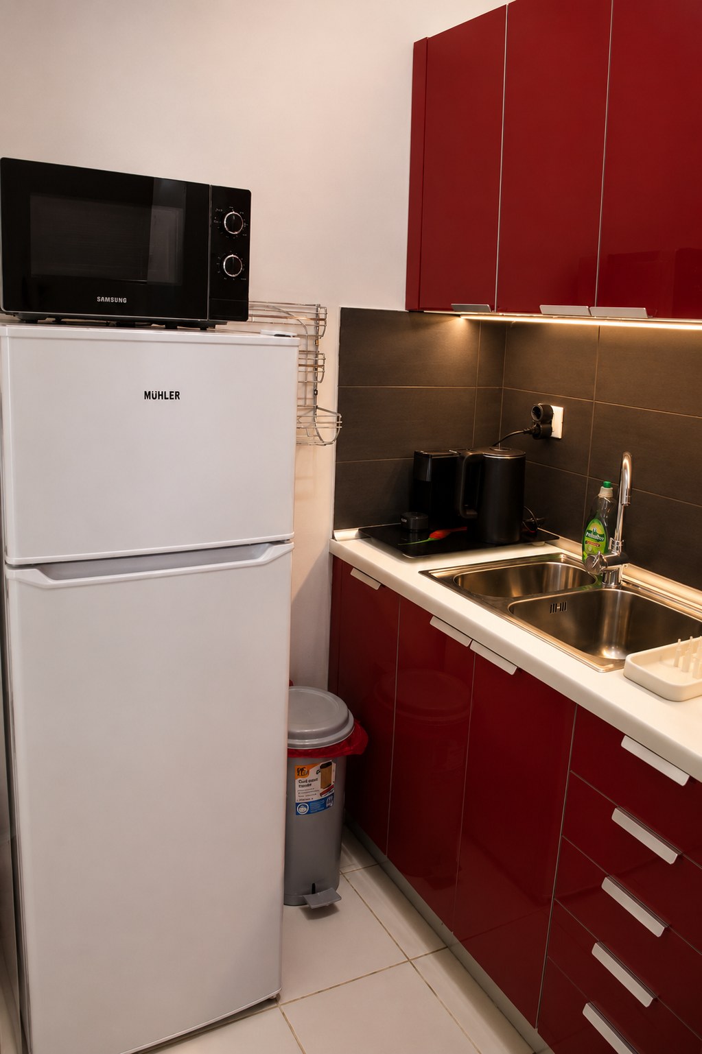 Fully equipped kitchen at ESSENZA in Preveza